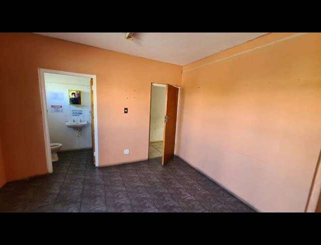 564M² WAREHOUSE TO LET IN KILLARNEY GARDENS